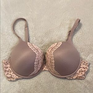 Victoria’s Secret Lace Trimmed‎ Bra in Taupe